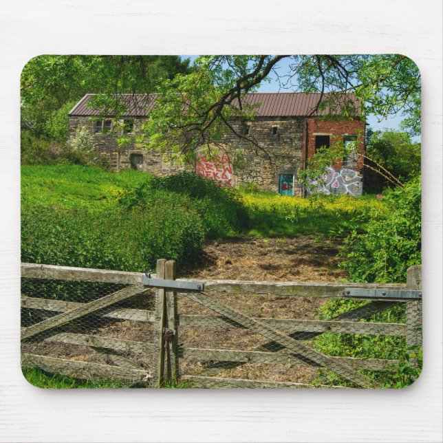 Abandoned Farmhouse in Bradley, Huddersfield Mousepad (Vorne)