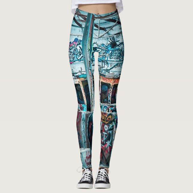Abandoned Graffiti Street Art Wall Leggings (Vorderseite)