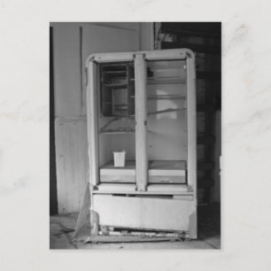 Abandoned Kühlschrank Postkarte