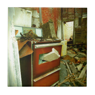 Abandoned Mess Fliese