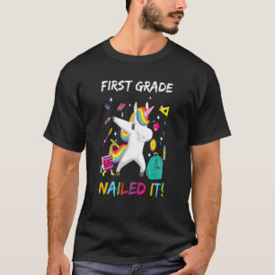 Abb. 1st Grade Nails It First Abschluss Boys T-Shirt