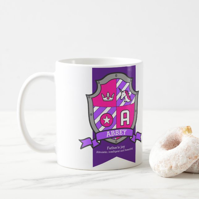 Abbey Letter Ein Wappen rosa Einhornname bedeutet Kaffeetasse (Mit Donut)