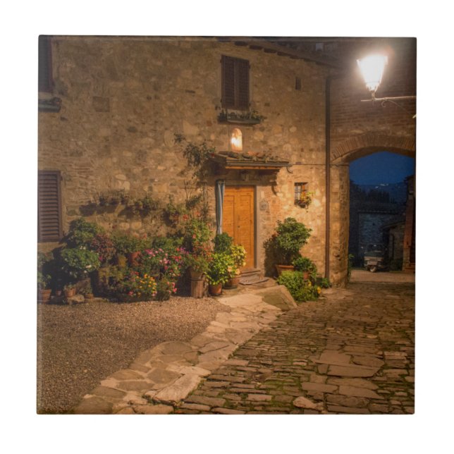 Abend in der antiken Hügellandschaft Fliese (Vorderseite)