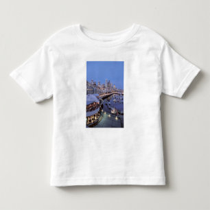Abendessen am Hafen von Bell in Seattle, Washingto Kleinkind T-shirt