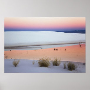 Abendhimmel spiegelt sich in Wasserlache von Poster