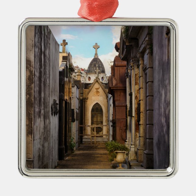 Abends-Licht in Recoleta Friedhof Ornament Aus Metall (Vorne)