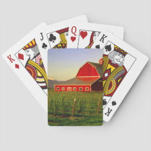 Abendsonne auf einer Scheune in Washingtons Skagit Spielkarten