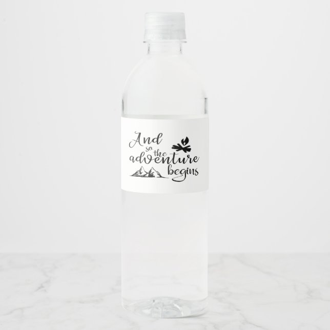 Abenteuer beginnt Wasser Flasche Etikett Set (Vorderseite)