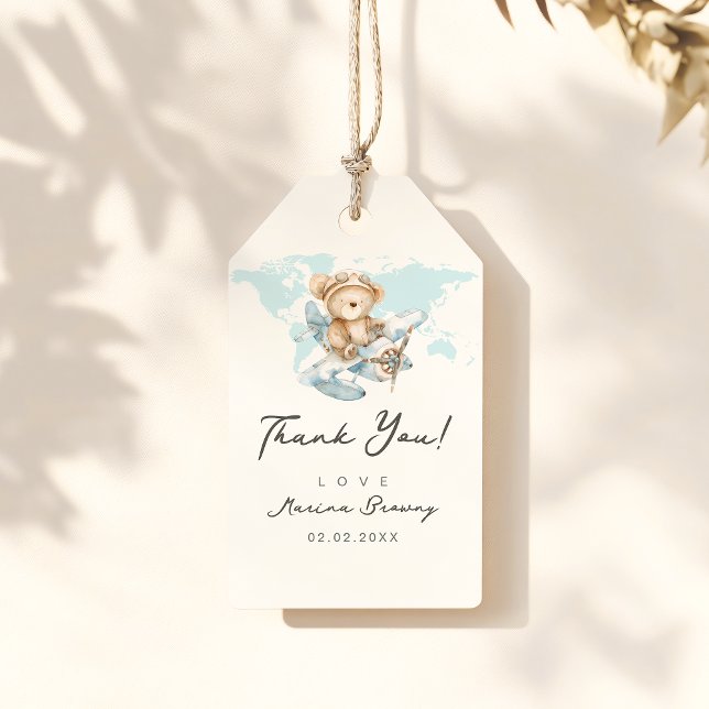 Abenteuer erwartet, fliegendes Bärenflugzeug Geschenkanhänger (Von Creator hochgeladen)