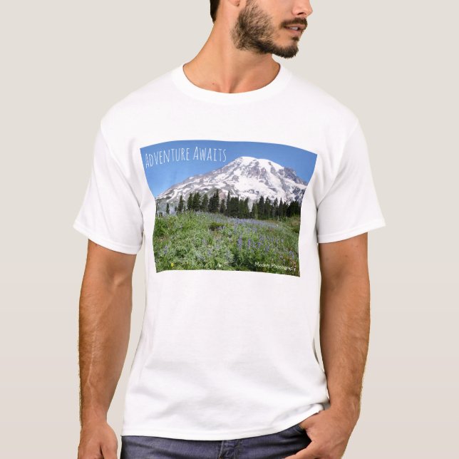 Abenteuer erwartet (Mt regnerischer) - Licht T-Shirt (Vorderseite)