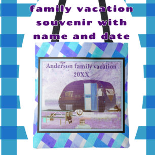 Abenteuer mit dem Vintage-Camper auf Familienurlau