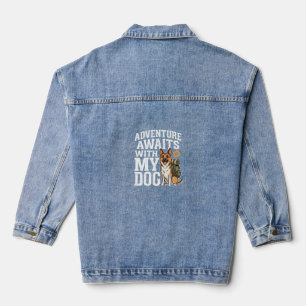Abenteuer warten mit meinem Hund beim Wandern Jeansjacke