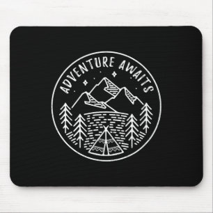 Abenteuer warten Retro-Sommercamp-Zelt-T-Shirt für Mousepad