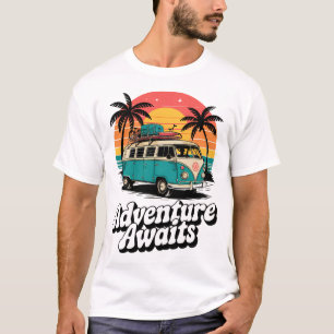 Abenteuer wartet Retro Camper Van T - Shirt Fami