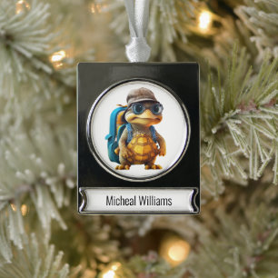 Abenteuerliche Niedliche kleine Schildkröte mit Ru Banner-Ornament Silber