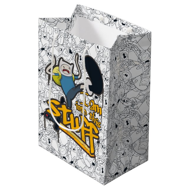 Abenteuerzeit | Finn "Ich bin in dieses Zeug" Mittlere Geschenktüte (Vorderseite Schrägansicht)