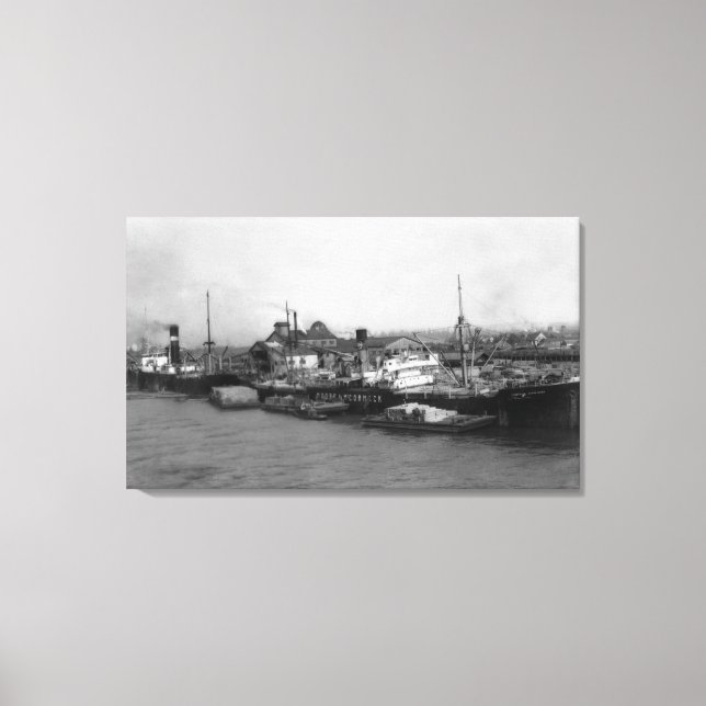 Aberdeen, WA - Sicht auf die Wasserfront und die S Leinwanddruck (Vorderseite)