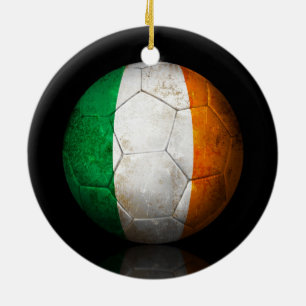 Abgenutzter irischer Flaggen-Fußball-Fußball Keramik Ornament