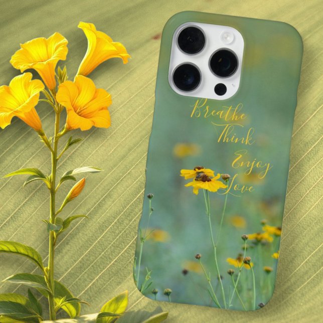 Abgeschiedene, inspirierende Wildblumen iPhone Hülle (phone case vertical)