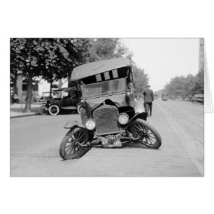 Abgestürztes Oldtimer-Auto, 1922