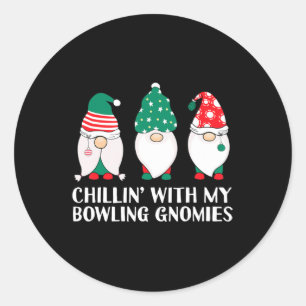 Abkühlen mit meinem Bowling Gnomies PJ Fun Gnome P Runder Aufkleber
