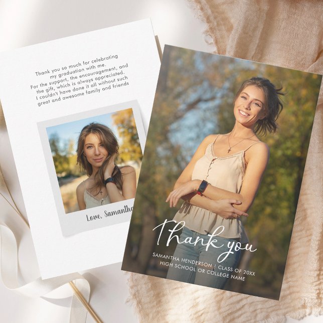 Abschluss 2025 Foto Script Graduate Dankeskarte (Graduation 2025 Photo Script Graduate Thank You Card)