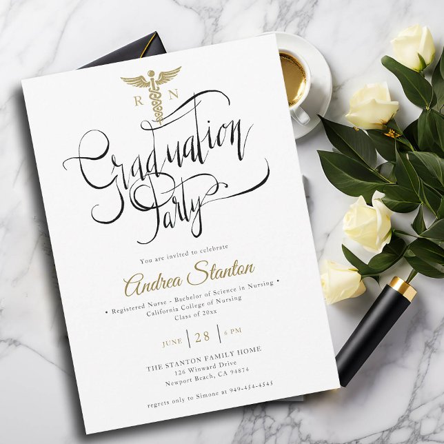 Abschluss der Krankenschwester Caduceum Brush Call Einladung (nurse graduation party invitation gold caduceum brush calligraphy elegant classic modern black white)