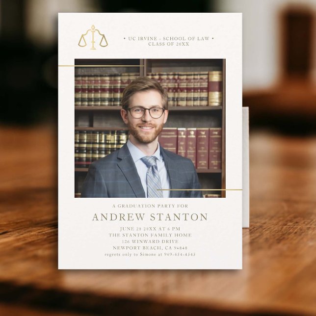 Abschluss der Law School Scales Justice Foto Moder Einladung (law school graduation party invitation photo gold scales justice elegant modern frame logo template)
