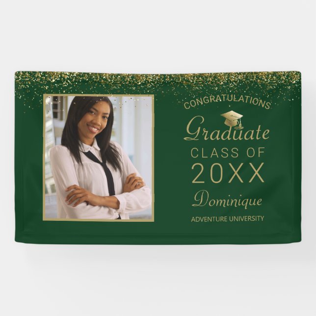 Abschluss Foto Gold Glam Script Grad Cap Green Banner (Horizontal)