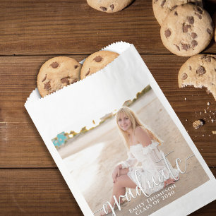 Abschluss Foto Minimalistisch Modernes, elegantes Geschenktütchen