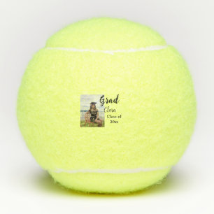 Abschluss fügen Name-Klasse von 20xx-Glückwünschen Tennisbälle