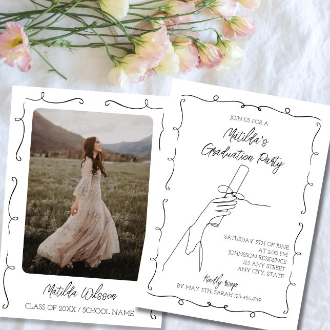 Abschluss für handgezeichnetes Schwarz-Weiß-Foto Einladung (Hand Drawn Black & White Chic Photo Graduation Invitation class of 2024)