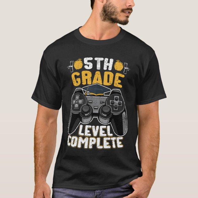 Abschluss-Gamer der fünften Stufe T-Shirt (Vorderseite)