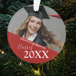 Abschluss-Klasse | Foto Ornament<br><div class="desc">Abschluss halten Sake Ornament Geschenk,  um die Absolventen Leistung zu gedenken! Mit einem Foto,  ihrem Namen und ihrer Klasse von 'Jahr'. Alle Schriftart Styes sind leicht zu personalisieren und in anderen Farben erhältlich. Klicken Sie auf den Link,  um den Link nach der Personalisierung anzupassen.</div>