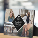 Abschluss Modernes, elegantes Drehbuch 4 Foto Coll Fotoplatte<br><div class="desc">Das elegante,  klassisch schwarz-weiße Typografie-Skript macht eine stilvolle personalisierte Abschluss 4 Foto Gitter Sake-Plakette.           Einfach mit Ihren Details und vier individuellen Bildern anpassen!             Wenn Sie eine bestimmte Farbe oder Kombination benötigen,  schreiben Sie bitte dem Designer über den Button unten!</div>