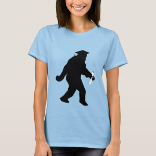 Abschluss Sasquatch mit Grad Cap T-Shirt