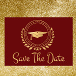 Abschluss Save the Date Gold Grad Cap Red<br><div class="desc">Ich entwerfe gerne Kunstwerke für Abschluss. Das ist eine moderne, einfache und elegante klassische Gold- und roten Ankündigung Datum freihalten. Moderner Text. Fügen Sie Ihre eigene Nachricht auf der Kartenrückseite hinzu, die Ihre Familie und Freunde detailliert informiert, um für eine Abschluss-Zeremonie, Veranstaltung, Party oder andere Veranstaltungen Save the Date zu...</div>