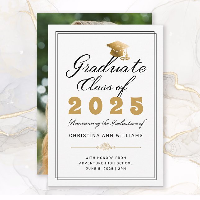 Abschluss White Gold Script Foto Class of 2025 Ankündigung (Elegant White Black Gold Script Photo Graduation Announcement)