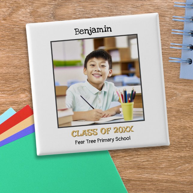 Abschlussfoto Grundschulabgänger Andenken Button (A keepsake button for a school leaver, customized with photo, name, 'Class of' year and school name)