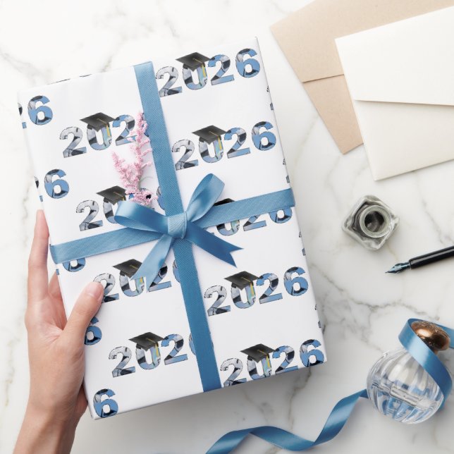 Abschlusskappen 2026 im Himmel Text Geschenkpapier (Schenken)