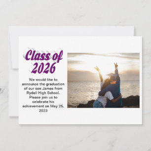 Abschlussklasse 2026 lila Text Abschlussfoto Einladung