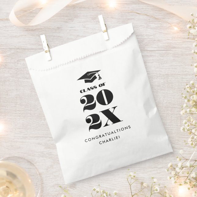 Abschlussmütze Absolvent Abschlussjahr Name oder T Geschenktütchen (Ausgeschnitten)