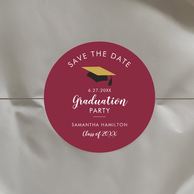Absolvent 2025 Burgund Save the Date Grad Party Runder Aufkleber (Graduation Save the Date Burgundy Classic Round Sticker)