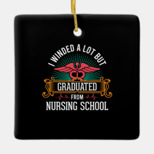 Absolvent der Krankenpflegerschule Keramikornament