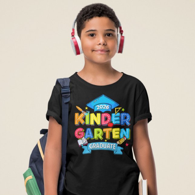Absolvent des Kindergartens 2026 Tri-Blend Shirt (Von Creator hochgeladen)