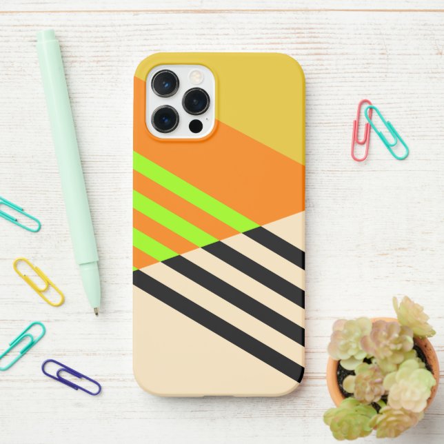 Abstract and Colourful iPhone Hülle (Auf dem Schreibtisch)