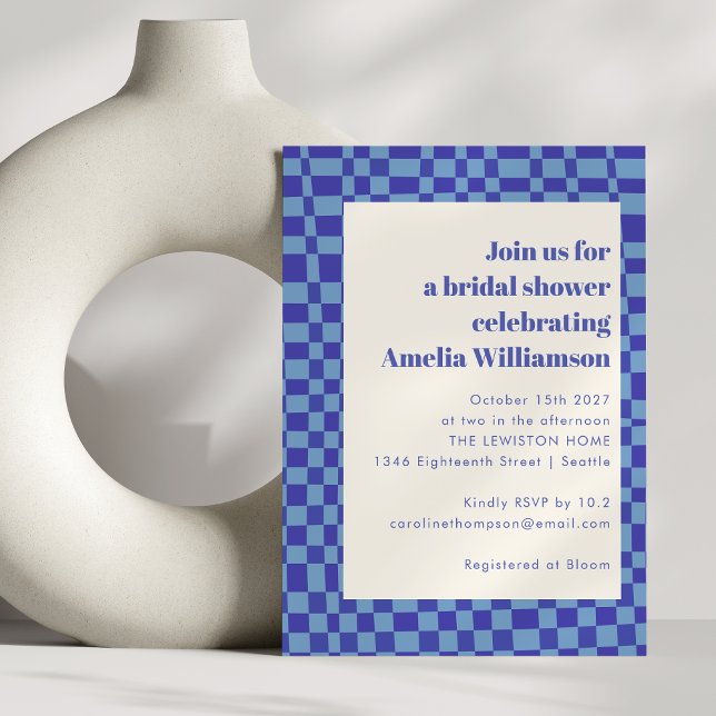 Abstract Checkered Art Blue Retro Bridal Shower Einladung (Von Creator hochgeladen)