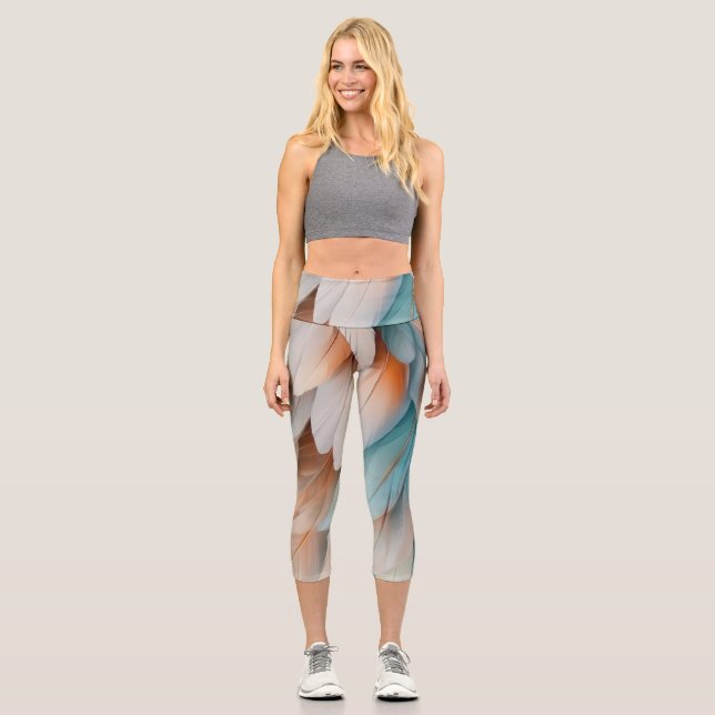 Abstract Feather Flow – Soft Elegance Capri Leggings (Vorderseite)