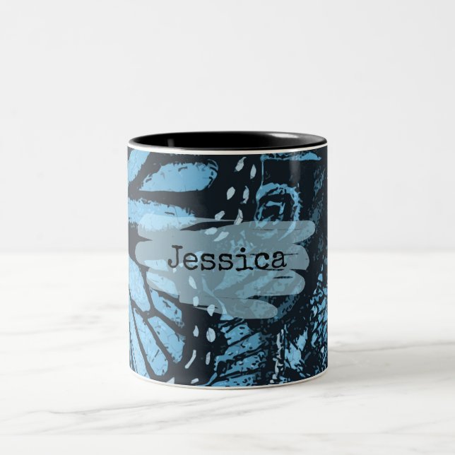 Abstract Grunge Blue Butterfly Art Personalised Zweifarbige Tasse (Mittel)