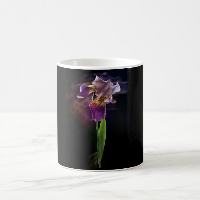 Abstract Iris Flower – Elegant Floral Art Kaffeetasse (Mittel)